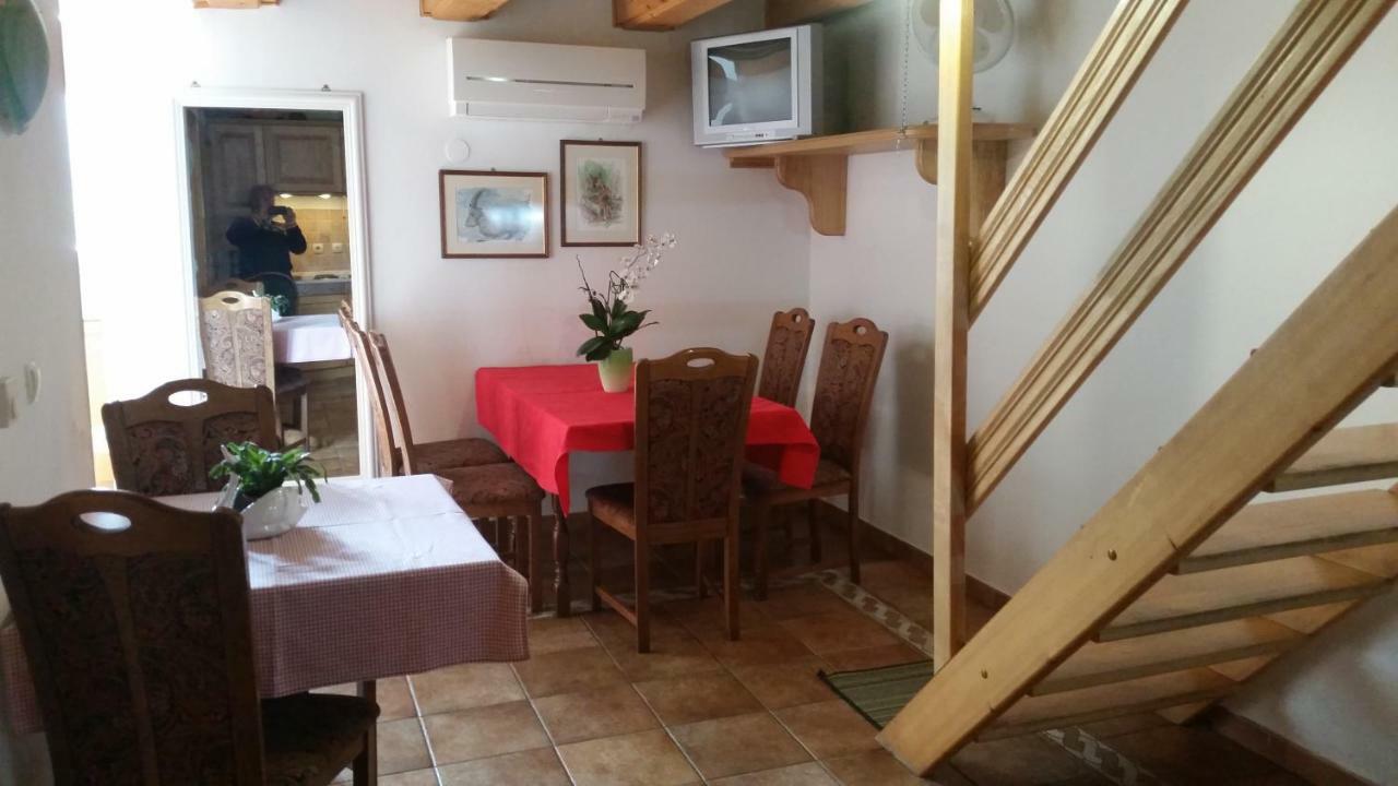 Apartmaji Stari Kovac *